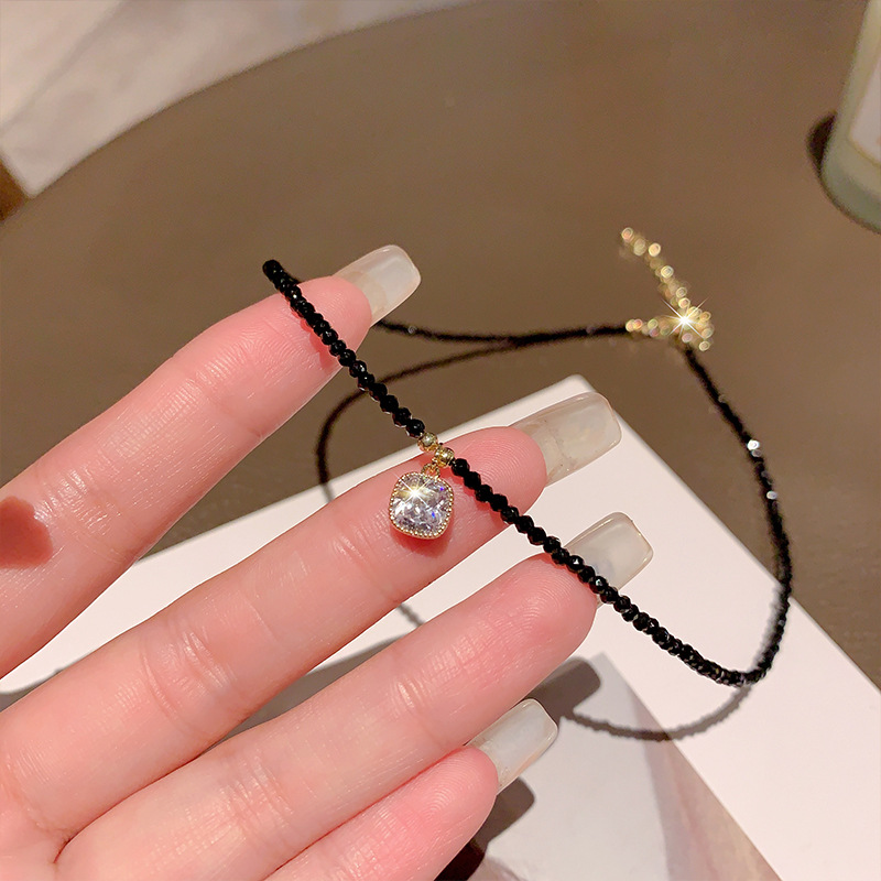 M-22 1캐럿 크리스탈 목걸이