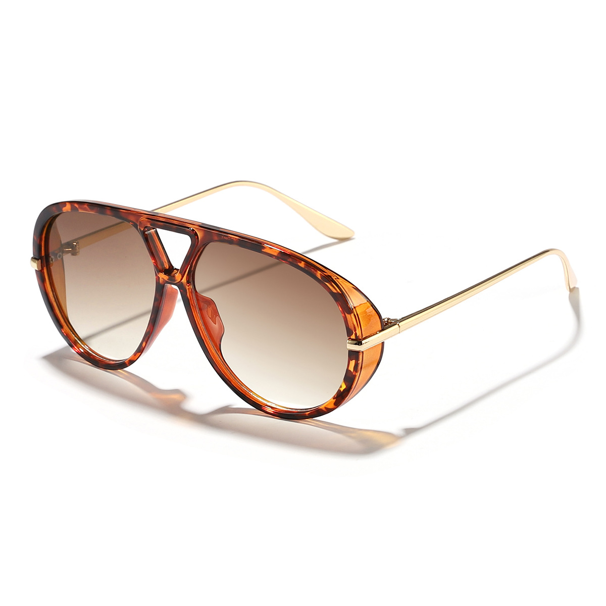 Té gradual con marco de leopardo