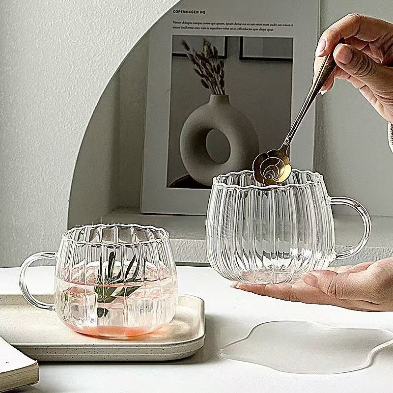 花びら縦縞ガラスカップ 耐熱性 高品質 コーヒーカップ ミルクカップ|undefined