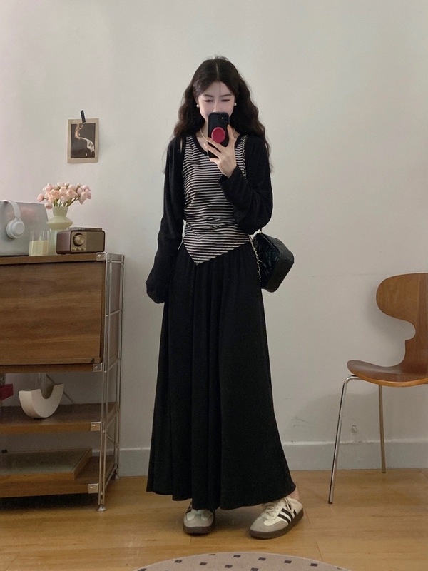 大码女装韩版复古撞色不规则条纹背心针织开衫垂感半身裙套装|undefined