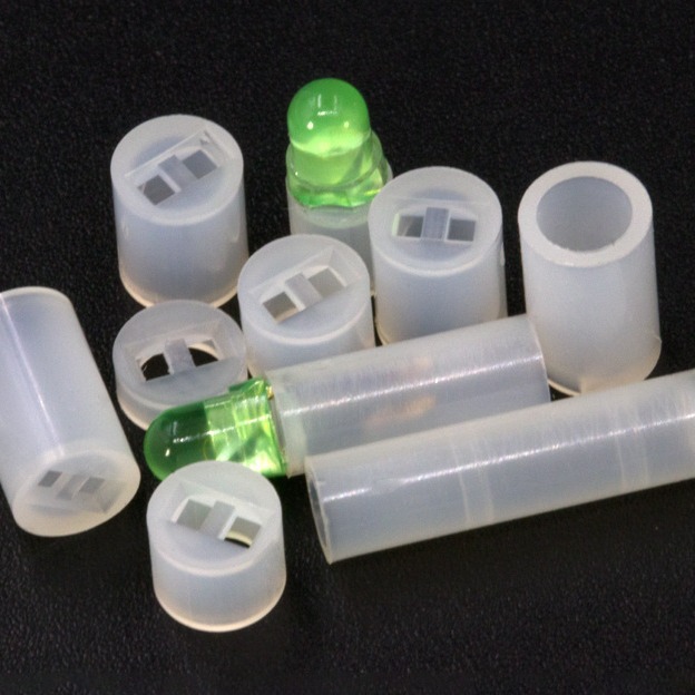 批发供应4x20mm 4MM LED双孔隔离柱 塑料灯座柱 两孔圆体间隔柱