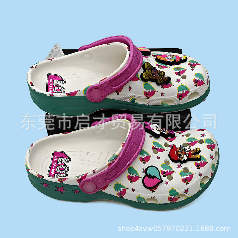 Cruz nueva caricatura co-branding oso marrón para niños zapatos agujeros antideslizantes tendencia para niños niñas sandalias de cabeza