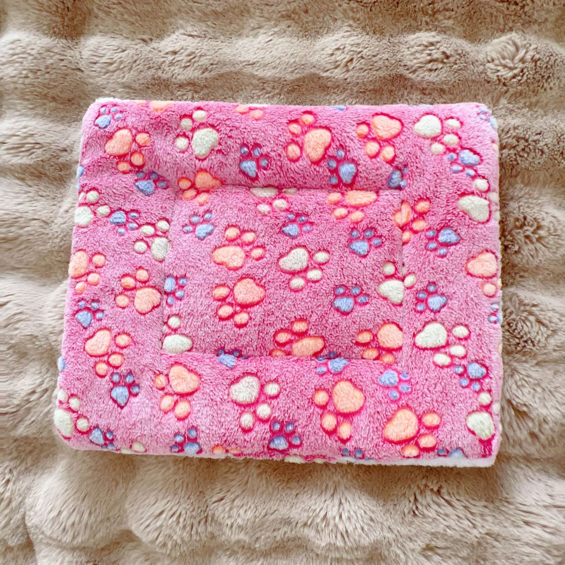 Cojín transfronterizo para mascotas, tapete de franela gruesa, tapete de gato de felpa suave, tapete de invierno para perrera al por mayor