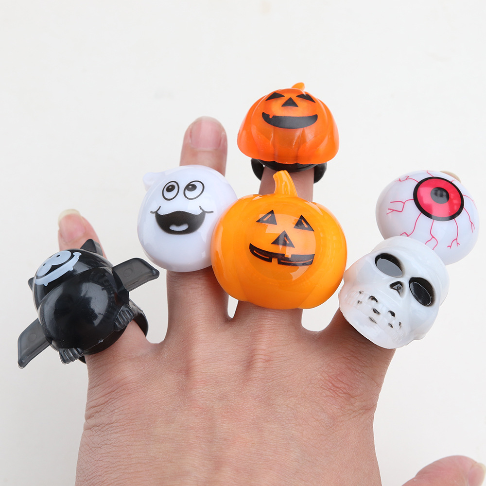 Halloween luminoso anillo plástico calabaza luz anillo murciélago cráneo anillo niños truco anillo de juguete