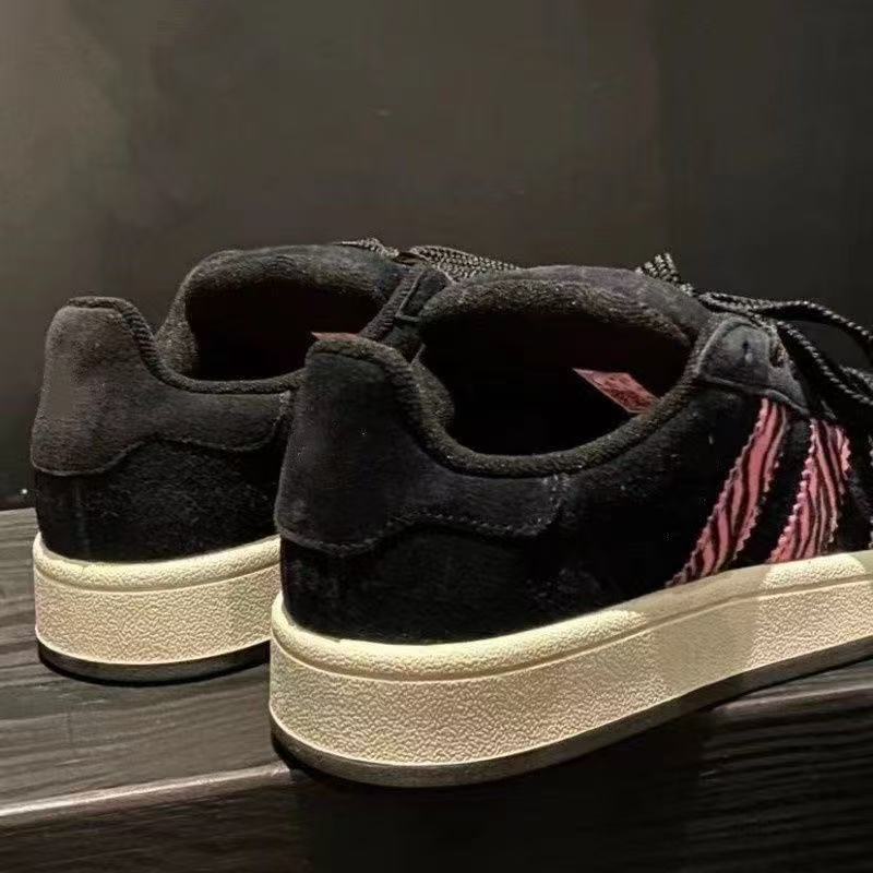 Maillard Vibe viento transpirable antideslizante zapatos de tabla bajos para hombres y mujeres con el mismo estilo 2025 verano nuevo estilo zapatos negros de todo fósforo