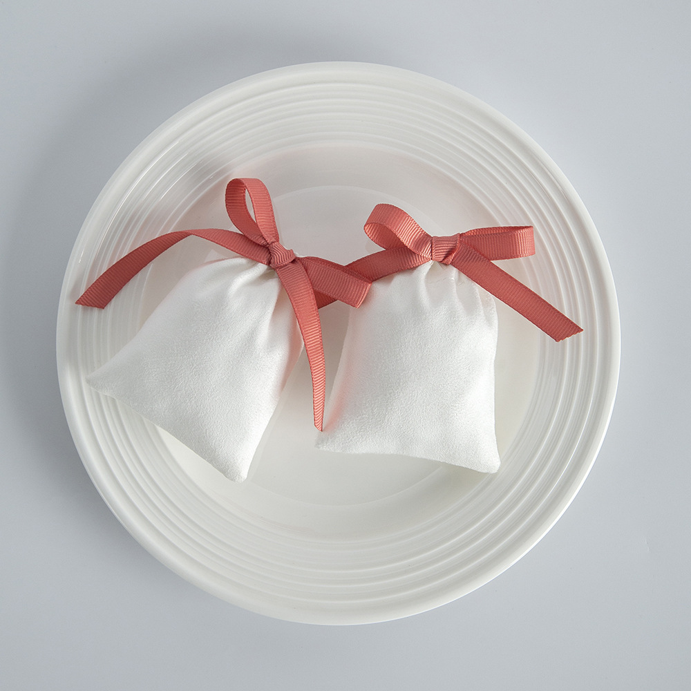 9g Weight Jewelry Packaging Bags Classification 1 Piece Quantity Daily Occasion Flannel Material Bow Knot Pattern Simple Style Style 1 Piece Flannel Simple Style Daily Bow Knot Jewelry Packaging Bags 6