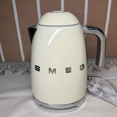 SMEG RETROSTERSELELEST Изоляция чайника интегрированная 7-ступенчатая температура управление температурой KLF04 Электрический чайник KLF03