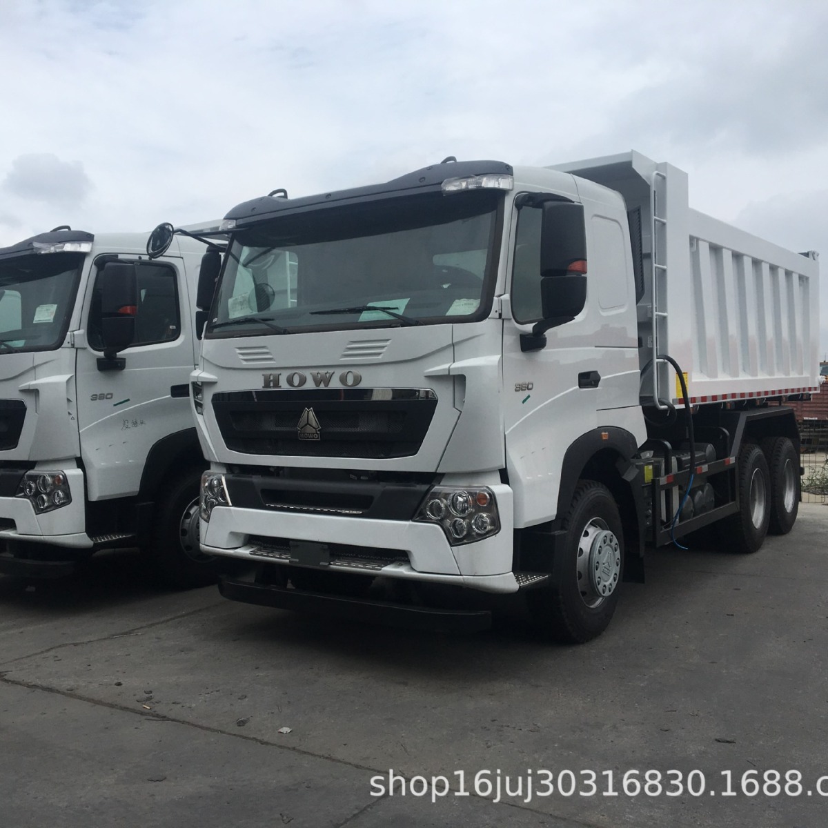 25吨重汽howo豪沃A7自卸车出口FOB价格多少18953179839