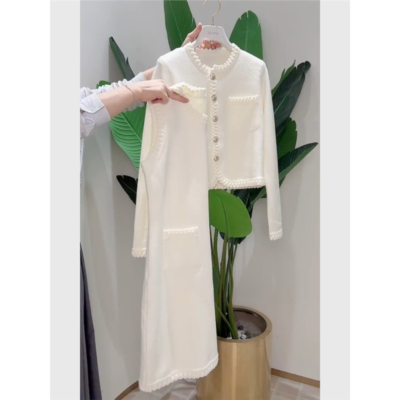 Shenzhen Nanyou Xiaoxiangfeng Suit Autumn Classy Exquisite Age-Reducing White Knitwear Layered Dress Two-Piece Set