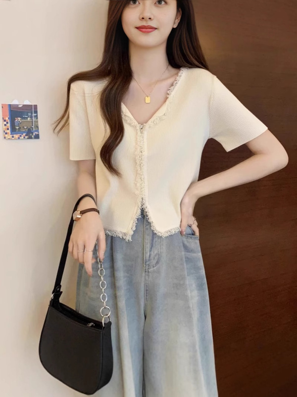 Xiaoxiangfeng Vネックカーディガントップ女性の夏の新しい大きいサイズ少し太ったmmスリムハイエンドフレンチショートシャツ|undefined