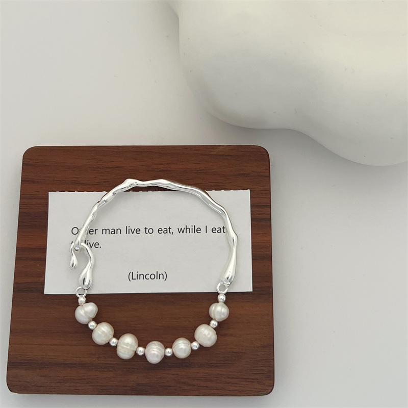 12g Weight Silver Plated Plating Material Bracelets Classification Copper Chain Material 1 Piece Quantity Daily Occasion Freshwater Pearl Material Oval Pattern Women's Gender Plating Design French Style Style French Style Oval Freshwater Pearl Plating Silver Plated Women's Bracelets 8