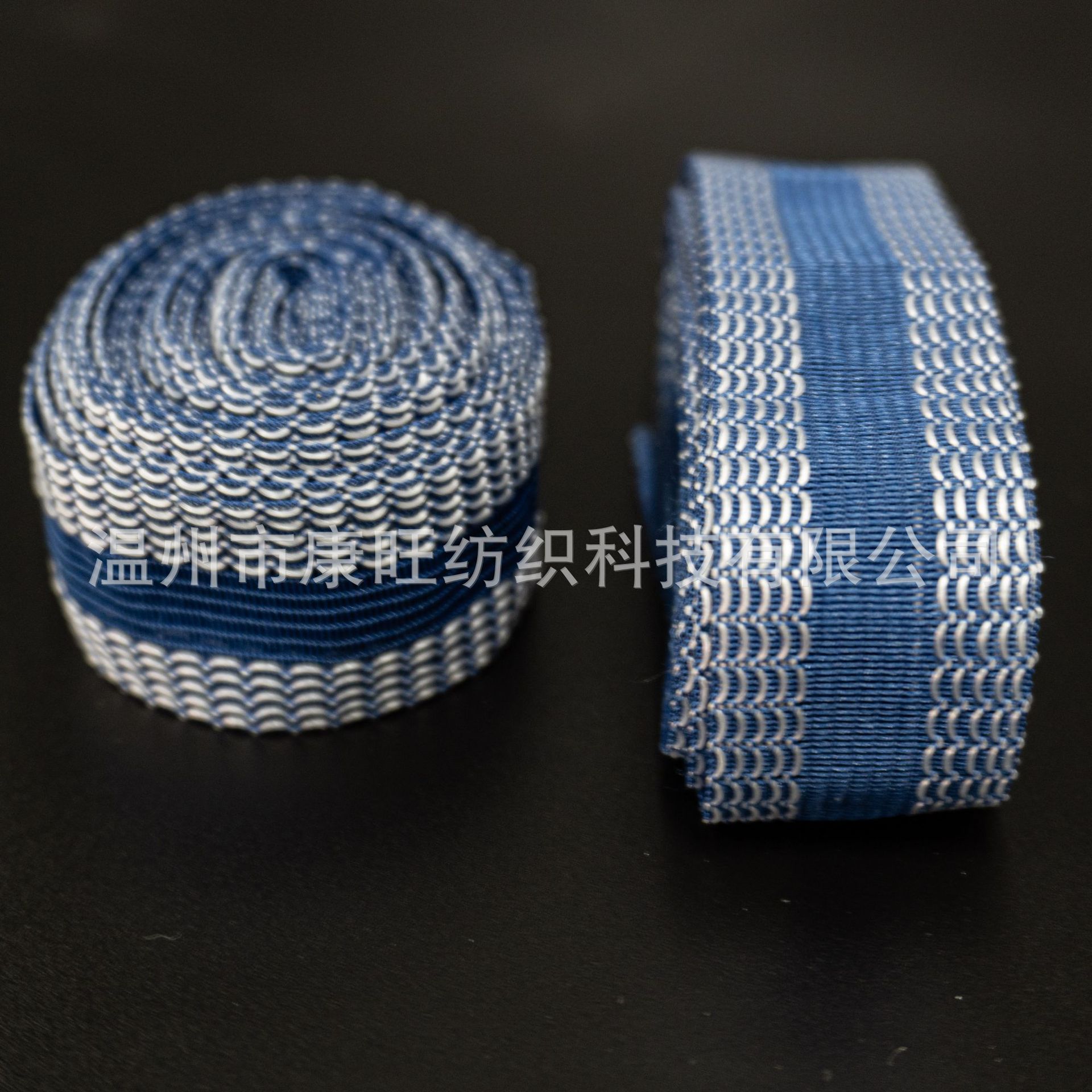 Los pantalones de la fábrica de Wenzhou se pegan en la boca del pantalón se acortan