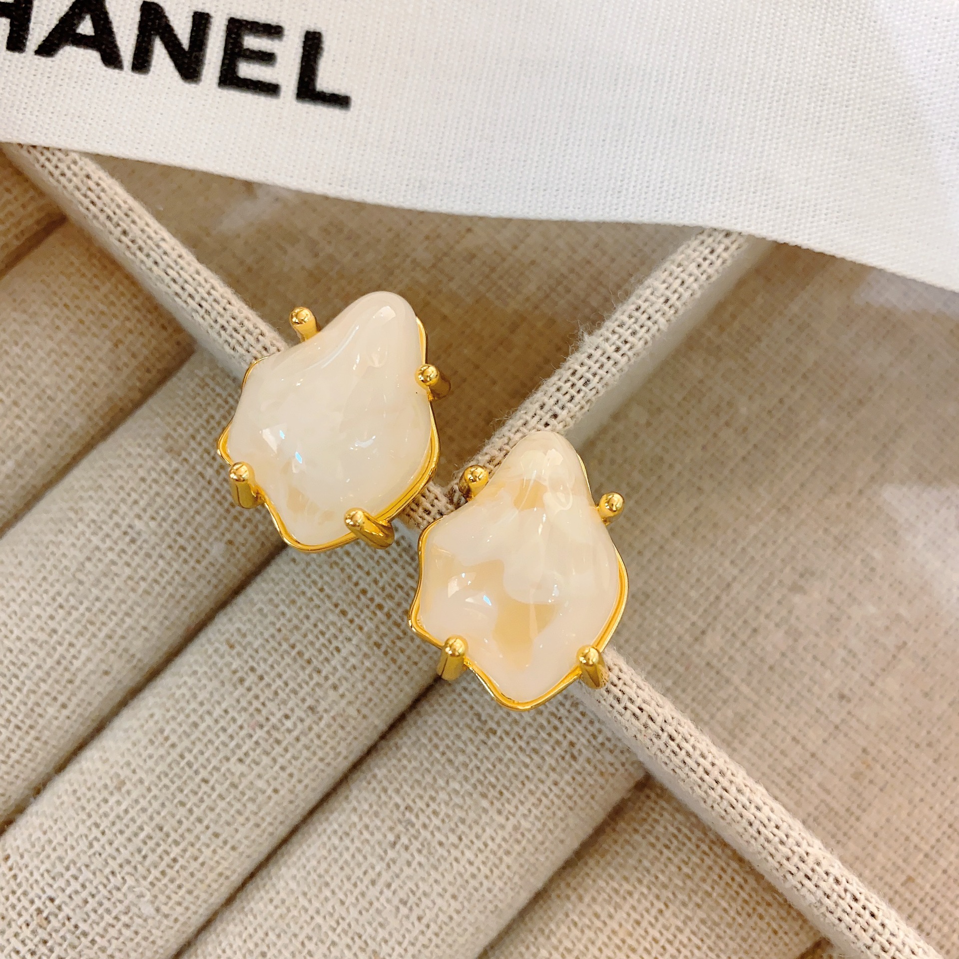 Caramel Resin Niche Unique Retro Amber Earrings French Style High-end Long Earrings And Studs For Women