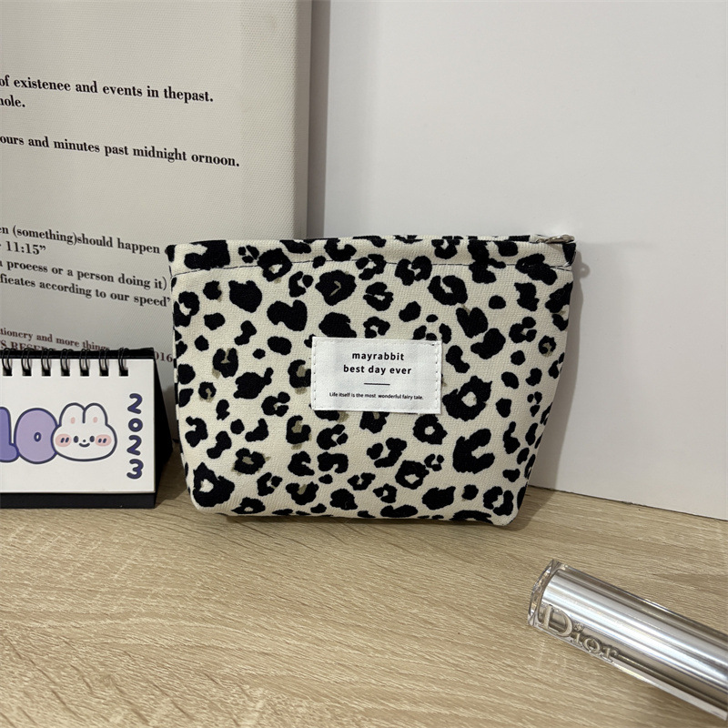 60g Weight Canvas Lining Material Zipper Closure Type / Strap Type Cosmetic Bag Bags Type Daily, Street, Shopping Occasion Corduroy Material Leopard Pattern All Seasons Season Women's Gender Elegant, Streetwear Style Square Shape Small Size Elegant Streetwear Leopard Corduroy Square Makeup Bags 5