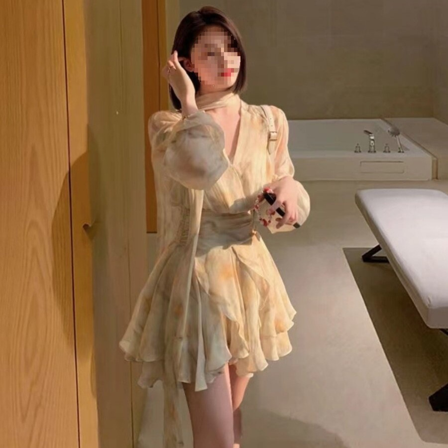 大码mm长袖v领泡泡袖雪纺连衣裙女秋冬收腰飘带仙女碎花短裙子