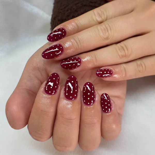Simple Red Polka Dot Manicure Wearable Nails Short Oval Nails Cross-Border Hot Selling Wearable Nails Fake Nails