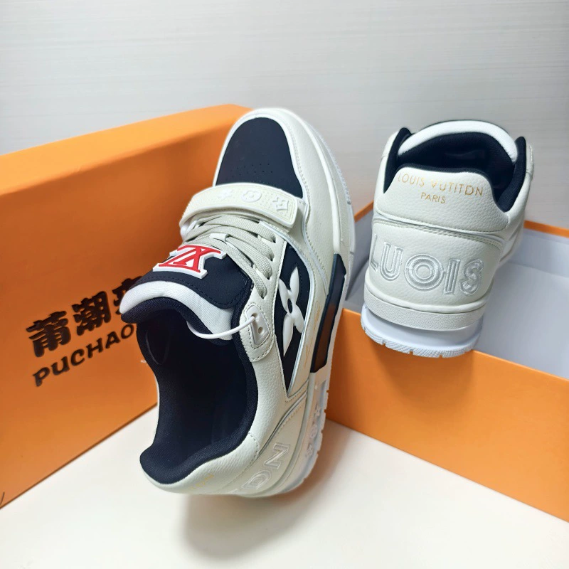 2025 new fashionable and versatile black and white printed casual sneakers for men and women