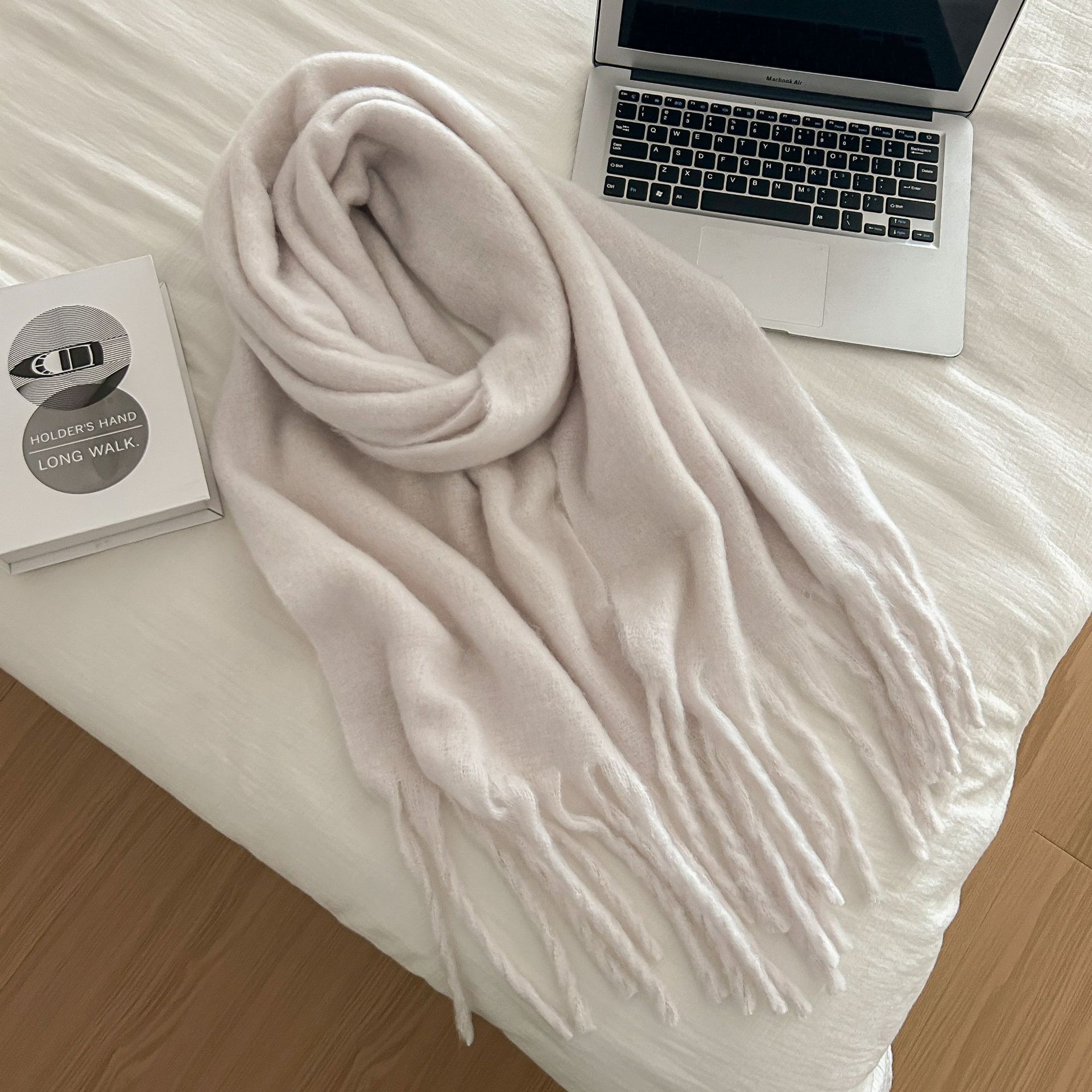 단색 오프화이트