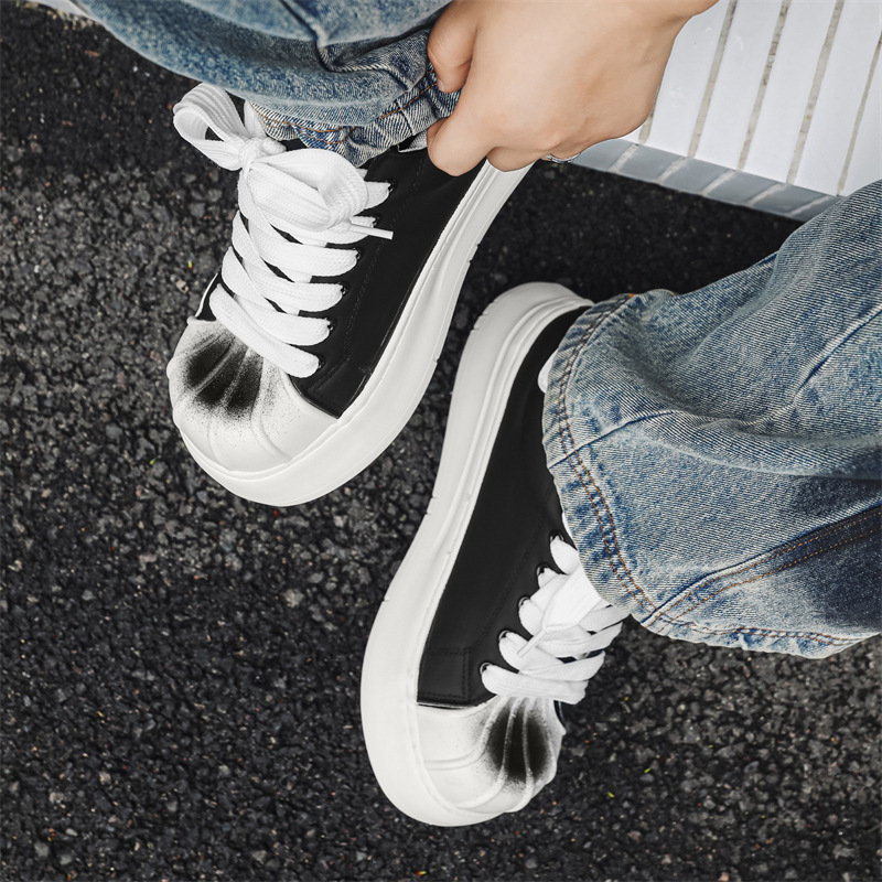 Zapatos casuales deportivos 2025 nuevos zapatos de moda con cabeza de concha de inyección de tinta zapatos de tabla de cabeza grande de corte bajo al aire libre zapatos de hombre de comercio exterior al por mayor