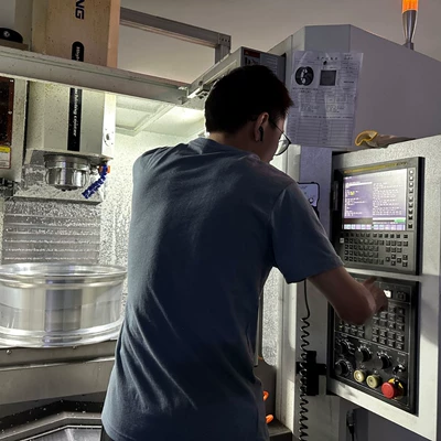 Dot Certified Factory with 20 Years of Hub