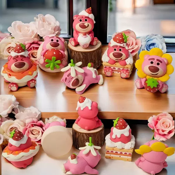 Strawberry bear with box (set of 6 photos)