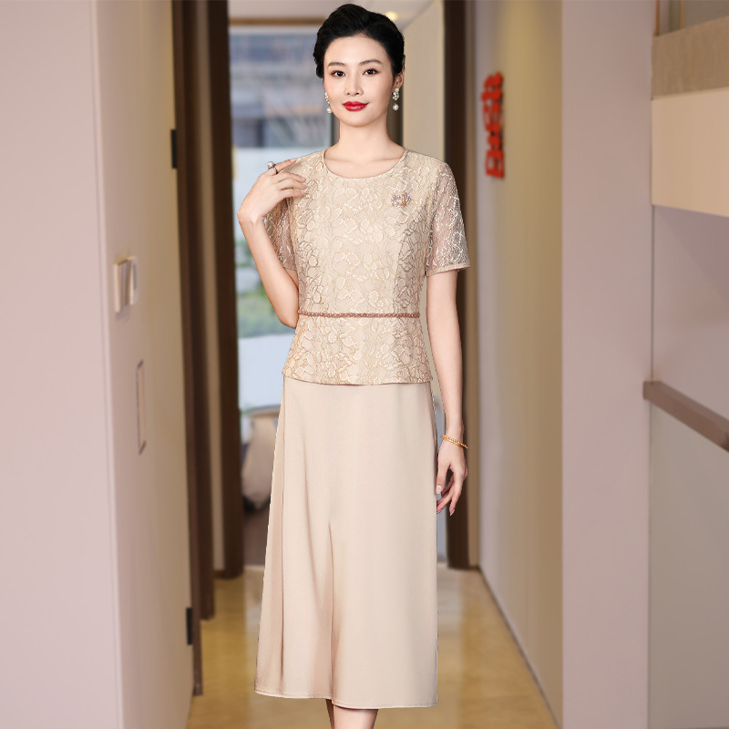 2024 Summer New Style Apricot Color Elegant and Classy Wedding Banquet Mother's Dress Long Fake Two-Piece Lace Dress for Women