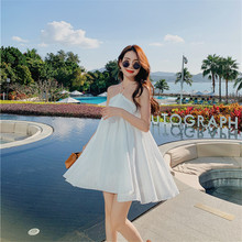 2022吊带海边度假裙白色沙滩裙挂脖露背连衣裙女小个子短裙