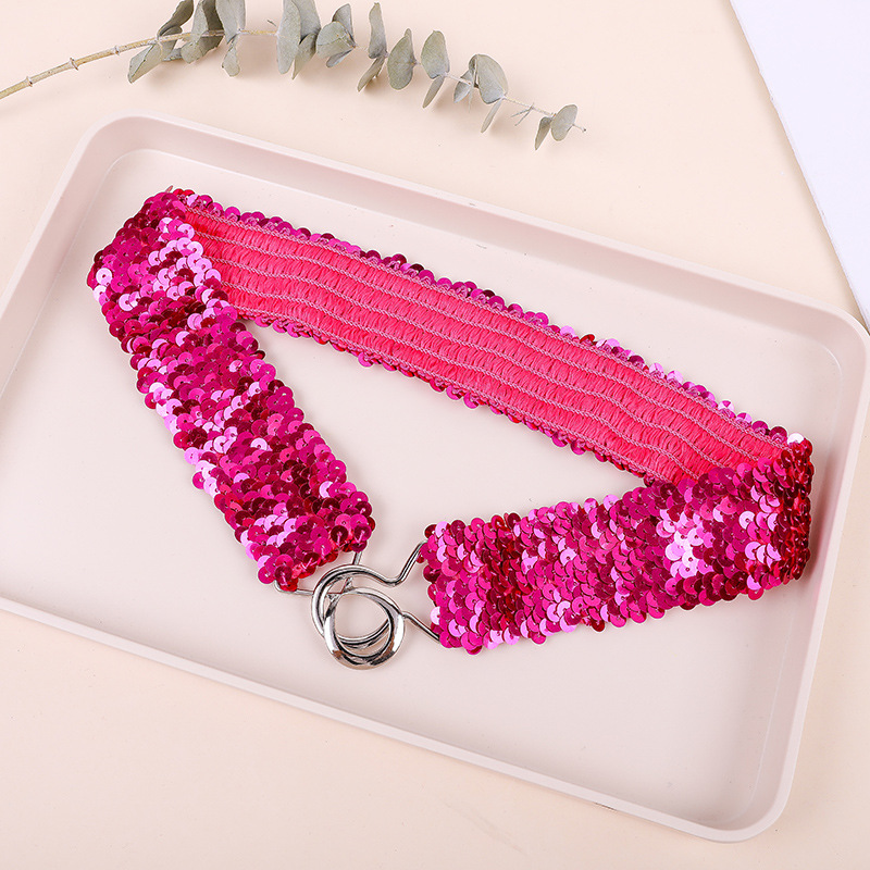 スパンコールのベルトが華やかでおしゃれな大人の子供の女性のベルトの卸売りはベルトを締めて弾力のベルトの現物を掛けます。