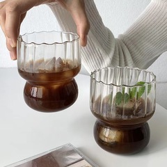 かわいいストライプ太ったカップ家庭用アイスクリームカップ牛乳朝食オート麦カップ創造性高ホウケイ酸ガラスカップ