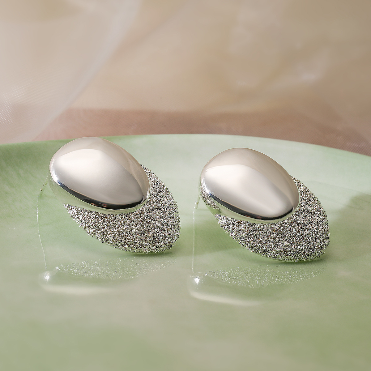 Europa y los Estados Unidos de metal Feng Shui goteo de aretes de metal esmerilado pendientes de aretes geométricos pernos de moda de viaje versátil auriculares