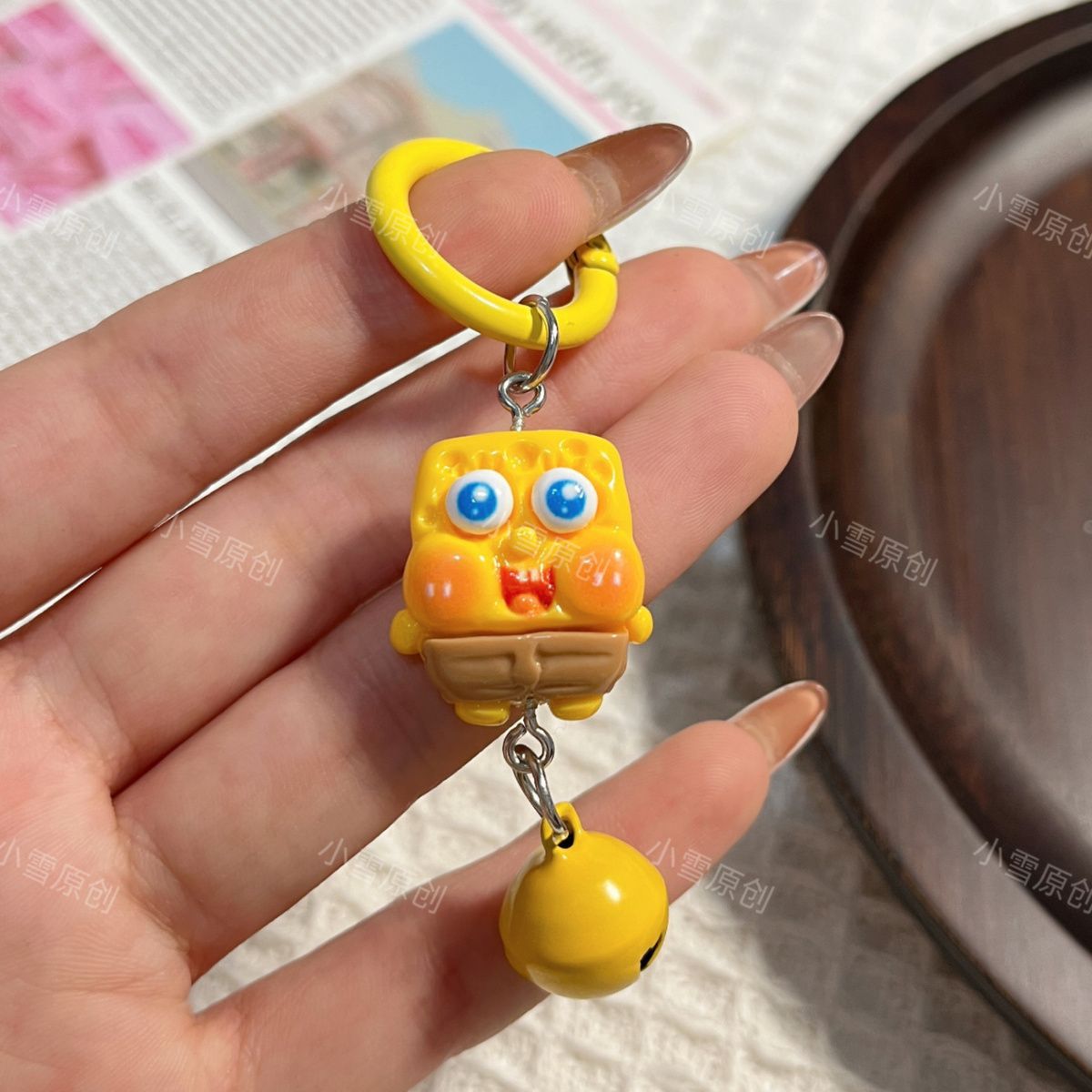 Pequeña tarjeta campana D01 pareja en línea SpongeBob pie estrella de dibujos animados llaveros lindos bolsos de pareja estudiantes