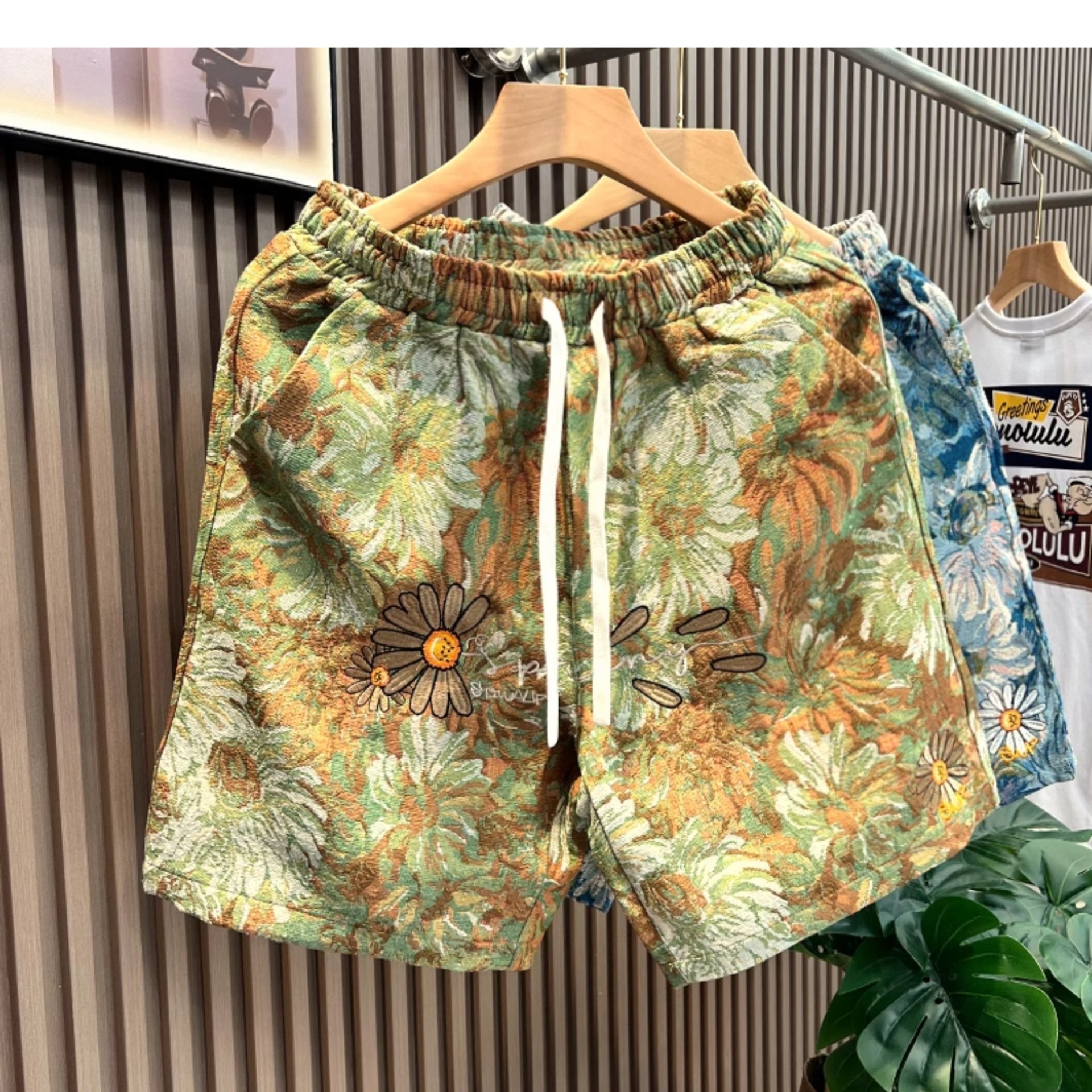 Retro Floral Print Shorts For Men Women, Loose Fit 5-Inch Casual Beach Shorts With All-Over Vintage Pattern, Lightweight Summer Streetwear_viptrois.com