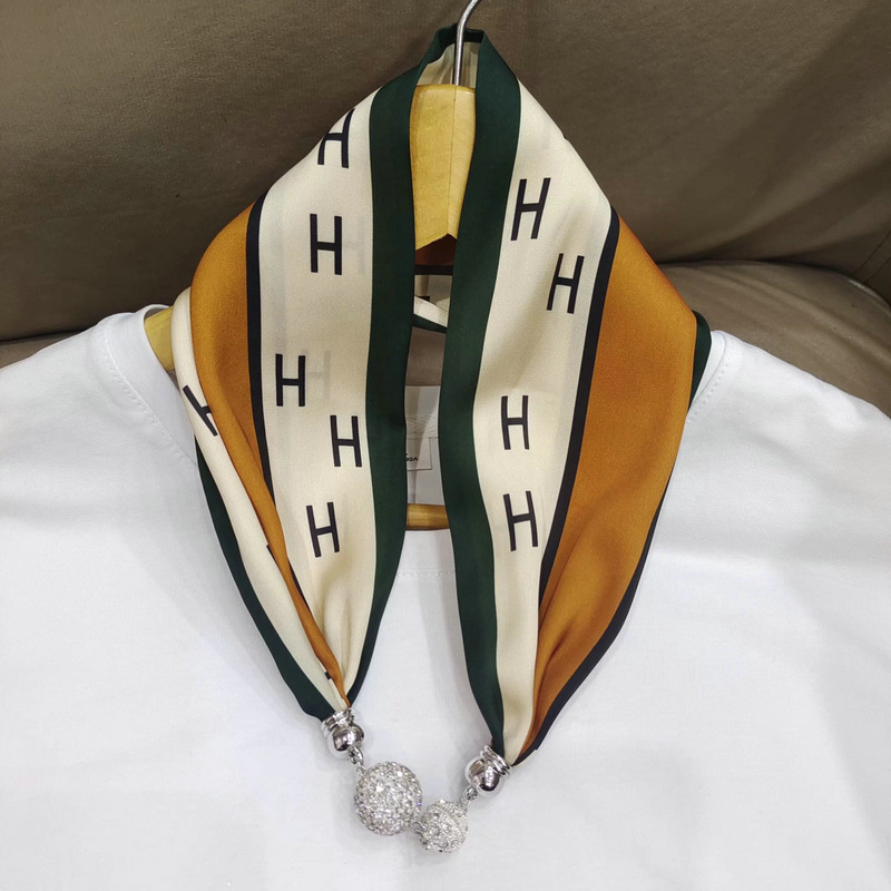녹색 가장자리 H 편지