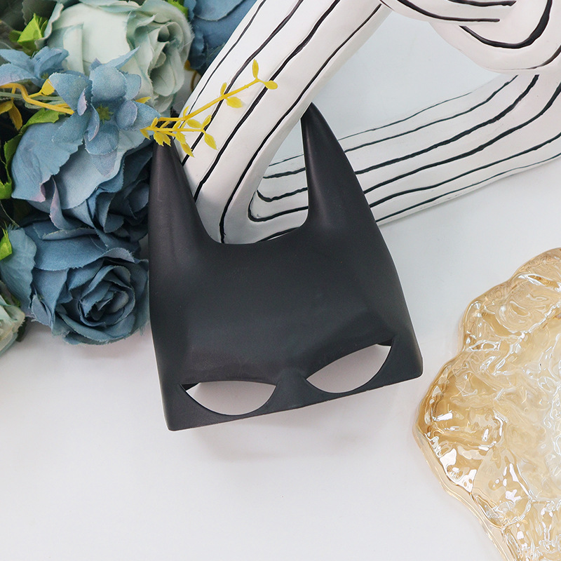 Ventas transfronterizas calientes nuevas mascotas gatos pequeñas máscaras adorables personajes de Batman máscaras de animales avanzados fabricantes al por mayor