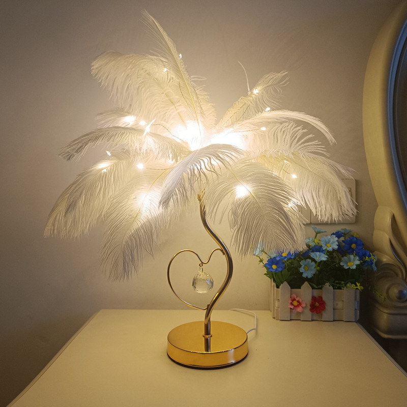 Creative Ostrich Feather Table Lamp Gold Rod Heart Wing Crystal Lamp White Pink Ostrich Hair Bedroom Bedside Decorative Table Lamp