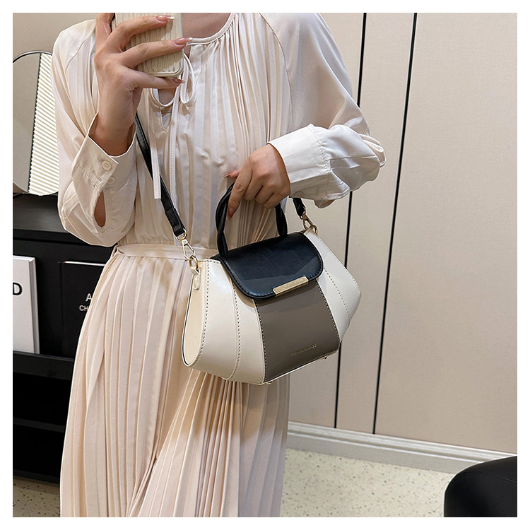 577g Weight Polyester Lining Material Zipper Closure Type Single Shoulder Strap Strap Type Crossbody Bag Bags Type Casual, Daily Occasion Pu Leather Material Color Block Pattern All Seasons Season Women's Gender Streetwear Style Square Shape Medium Size Women's Medium Pu Leather Color Block Streetwear Square Zipper Crossbody Bag 14
