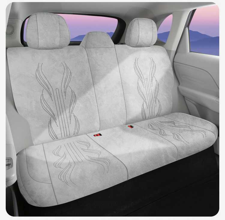 Suitable for Leapmotor B10 car models, this is a special Rams seat cover designed for the B10, a universal all-season, fully enclosed, and breathable seat cover