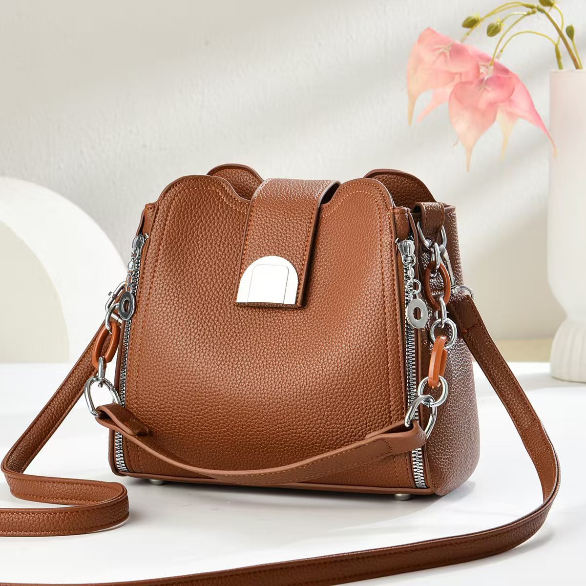 Bolso de moda de balde 2025 nuevo tipo de mochila de hombro para mujeres bolsos casuales bolsos transfronterizos