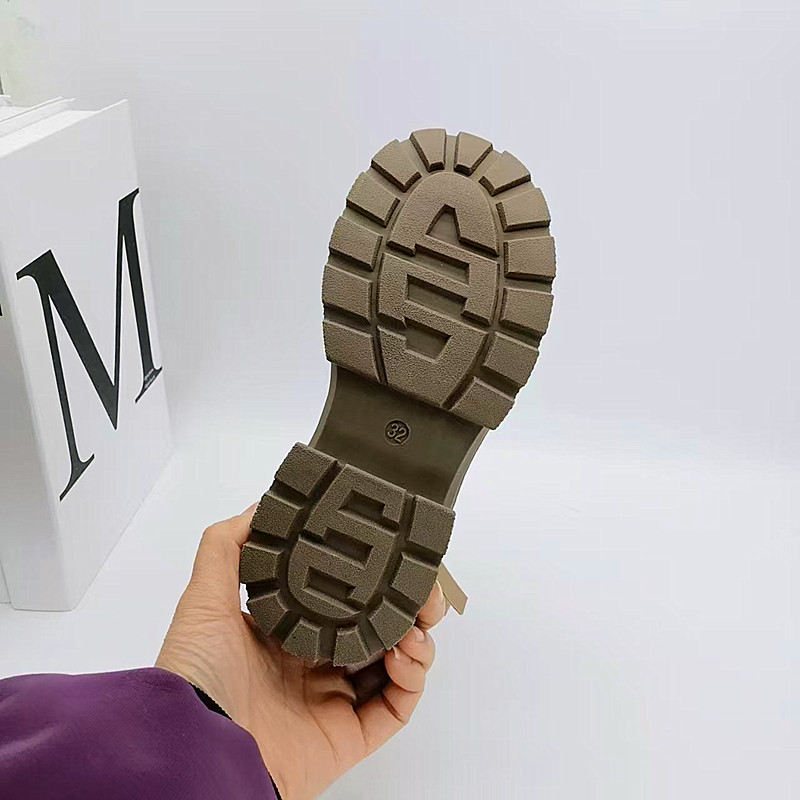 2025 red pequeña fragancia de algodón otoño y invierno debe botas cortas niños de moda universal botas de caballero botas Martin