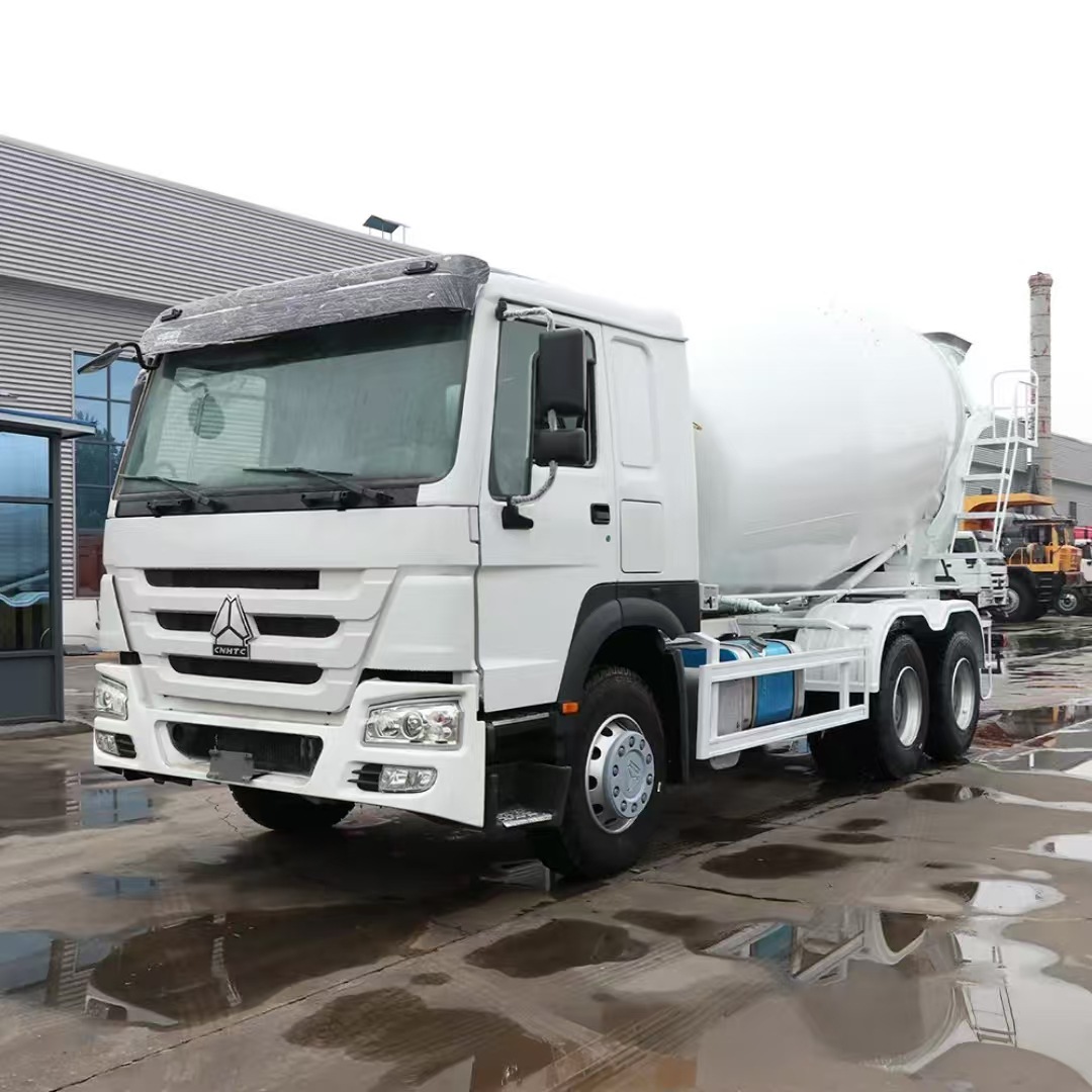 境外供应豪沃howo12立方混凝土搅拌车豪沃10轮水泥搅拌运罐