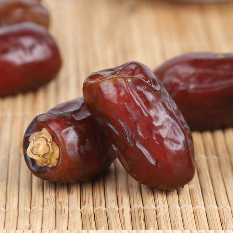 Wholesale and dropshipping of 500g UAE black dates, Dubai, Iran honey dates, desert dates, Saudi Arabia golden silk black dates.