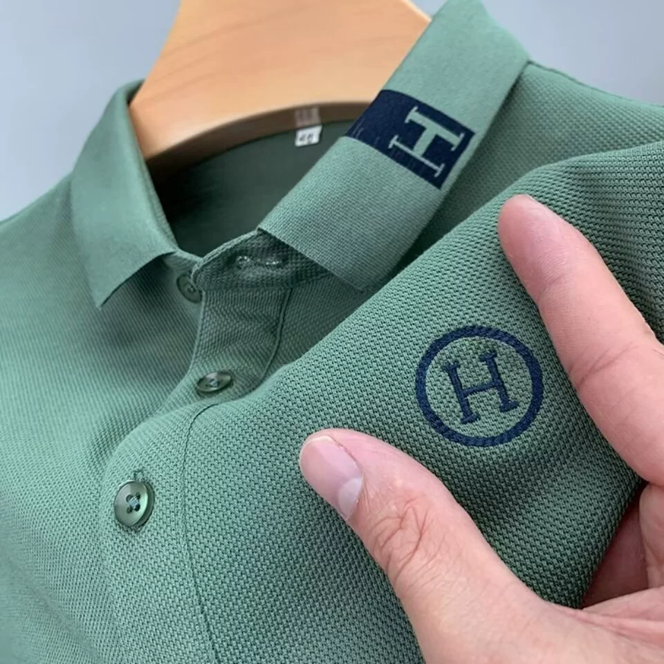Рубашка поло с короткими рукавами с лацканами, мужская модная летняя футболка корейская версия тонкая тенденция 2024 новая рубашка