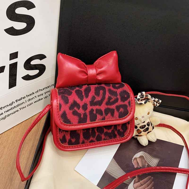 Bolsa desnuda de mariposa roja