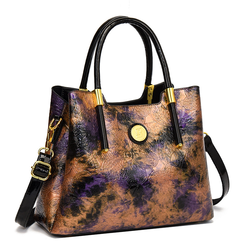 Bolsa pequeña para mujeres 2024 nueva moda de cuero suave de color sólido bolso de madres de mediana edad temperamento simple bolso casual versátil