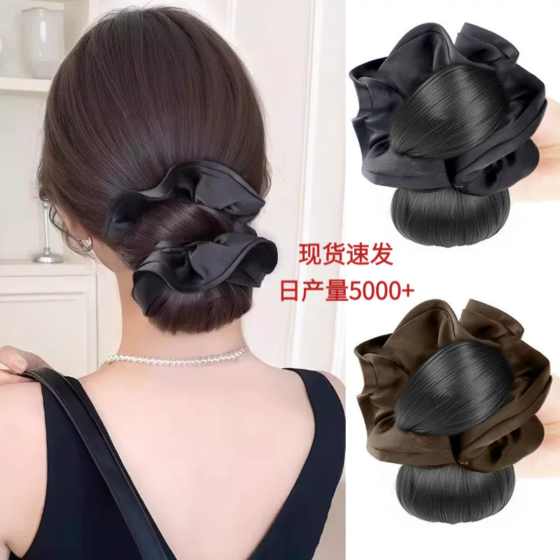 Natural-Looking Bun Hairpiece with Claw Clip, Faux Bun Hair Accessory for Women, Flower Bun Style, Hair Ring for the Back of the Head, Fake Hair Bun