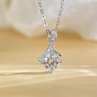 Sterling silver necklace 1 karat D color moissanite pendant clavicle chain micro inlay s925 silver gift to girlfriend foreign trade live broadcast