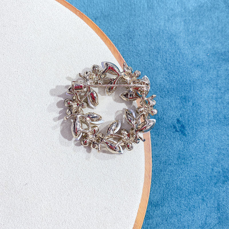 Wreath Crystal Anti-Exposure Collar Pin Fixed Clothes Cardigan Buckle Brooch Accessory_voghion.com