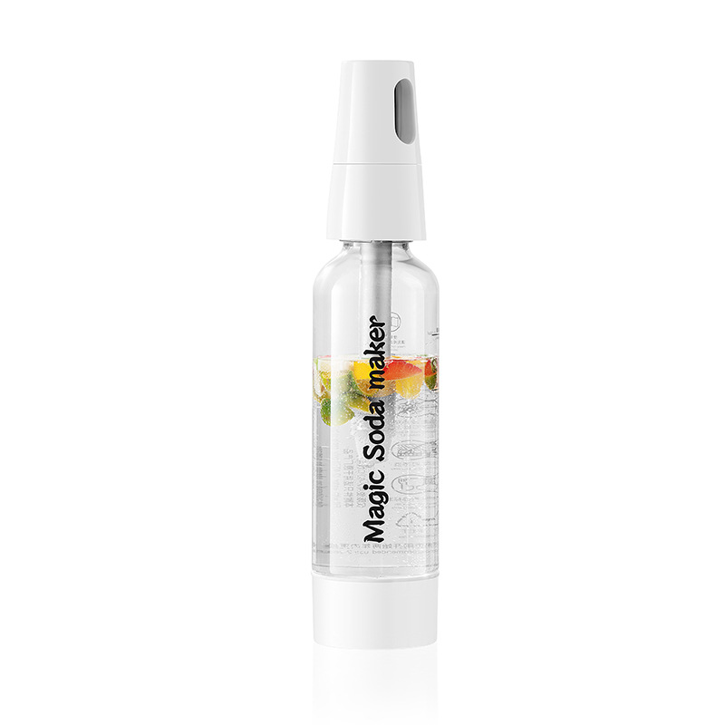 Portable sparkling water machine