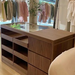 中島風衣料店 中島テーブル婦人服店中央流水台 シンプルモダン展示台 靴・バッグ陳列棚