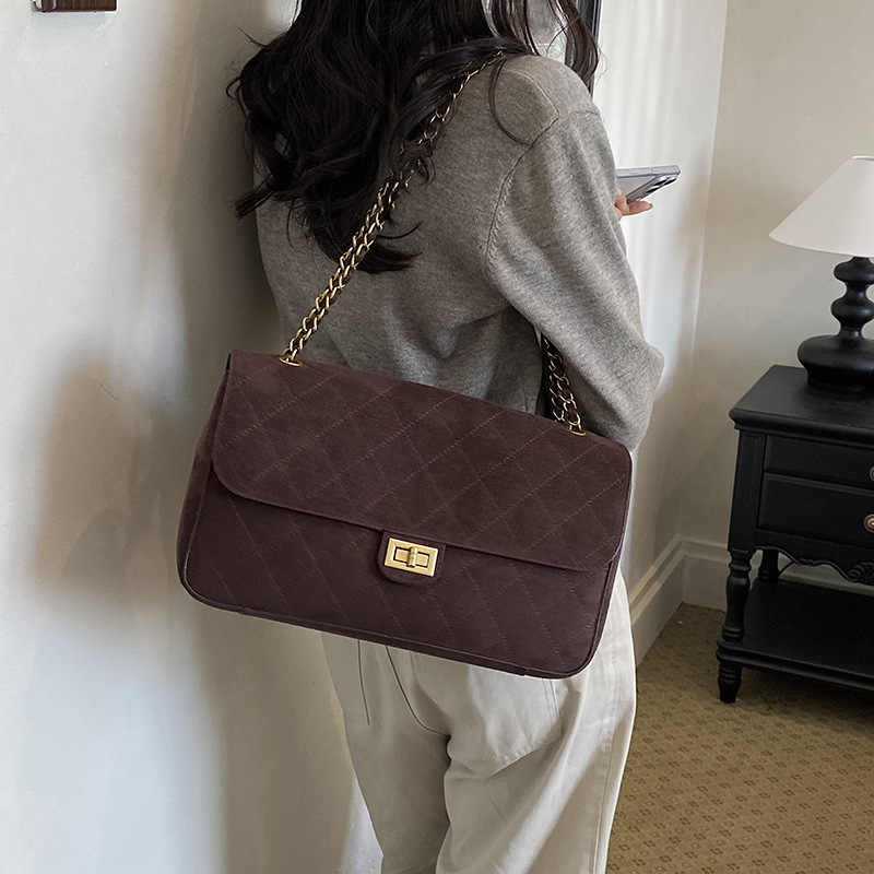 2026 New Autumn/Winter Vintage Suede Cowhide Underarm Bag, Small Chanel-style High-end Quilted Chain Messenger Bag